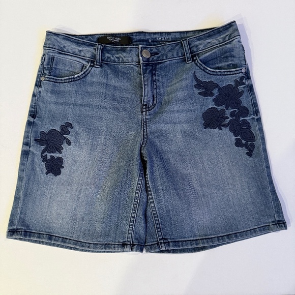 Simply Vera Wang Denim Blue Jean Mid-Rise Shorts Stretch Embroidered Floral Sz 6 - Picture 1 of 9